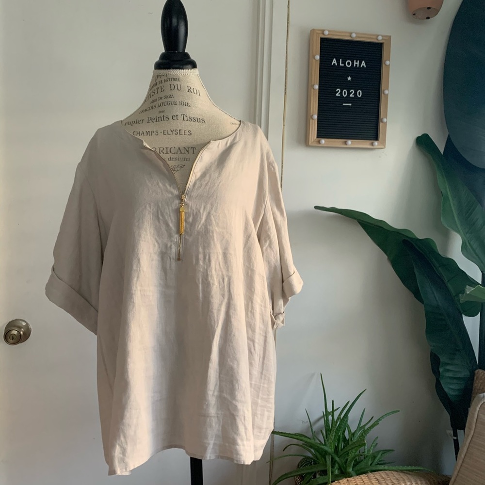 Short Sleeved Cream Blouse with Zipper Plus Size